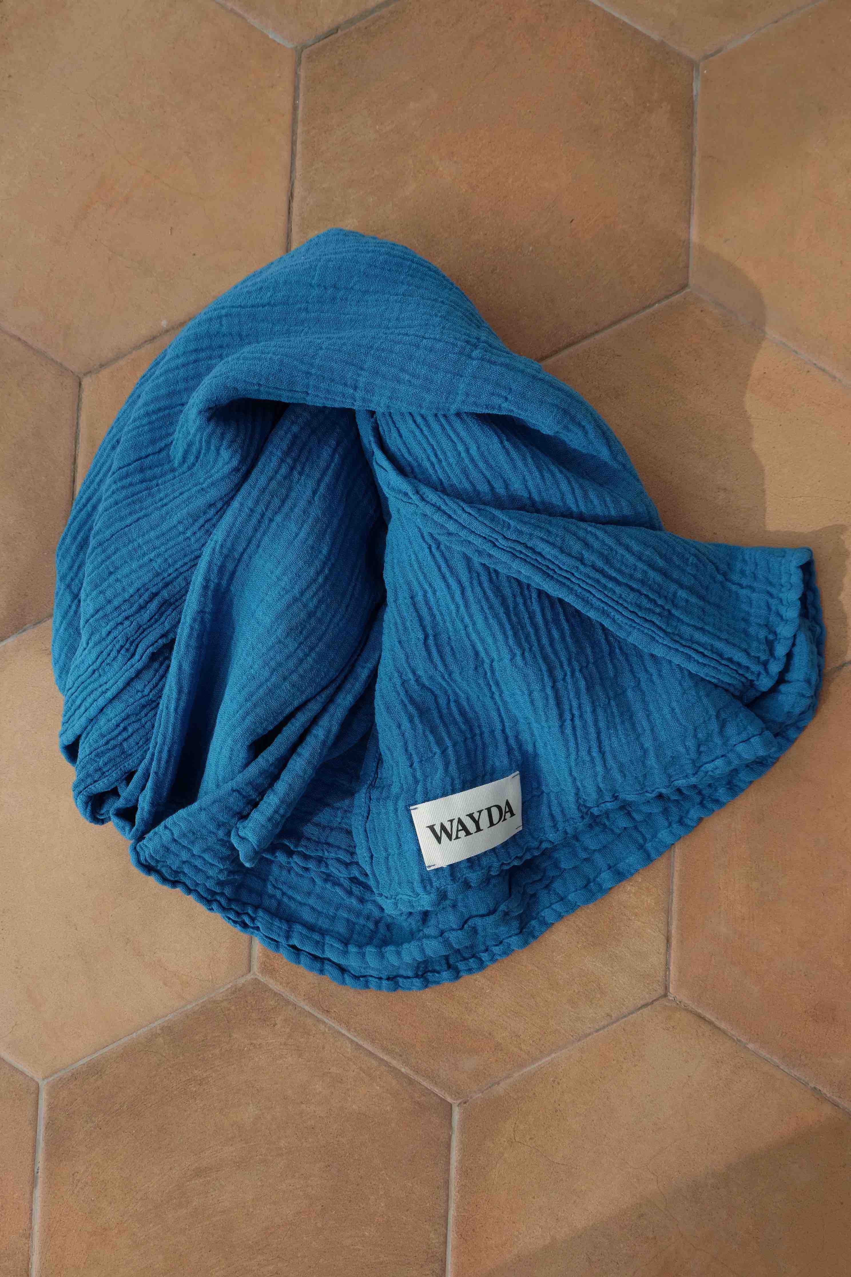 WAYDA muslin cotton scarf in faience blue – available in sizes 70x70cm, 100x100cm and 140x140cm, woven in Germany