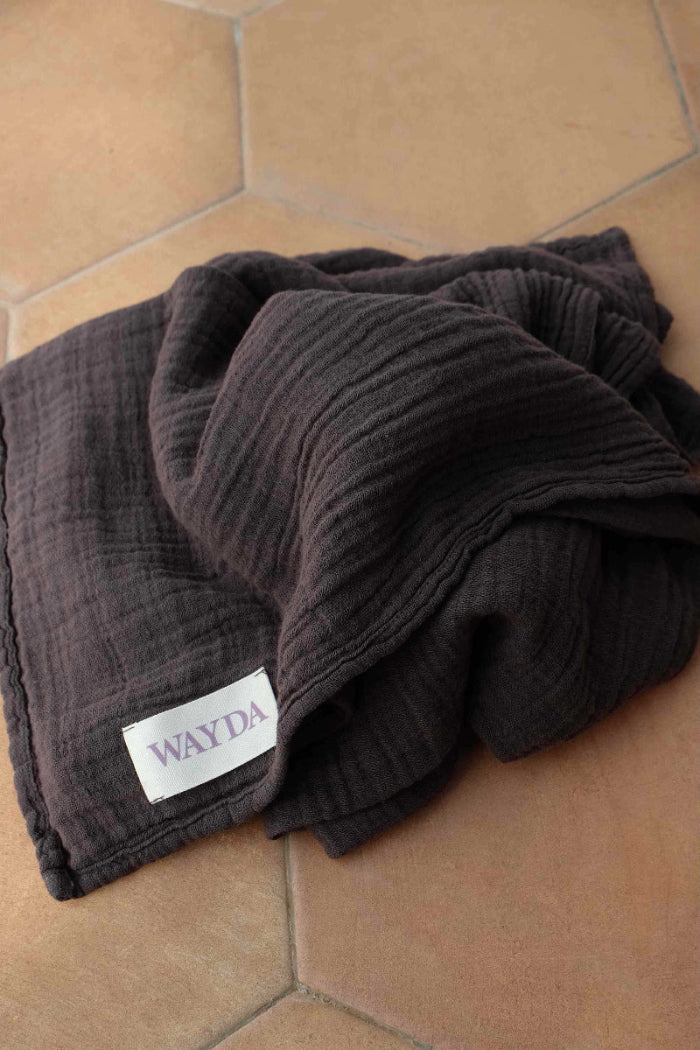 WAYDA muslin cotton scarf in dark grey – available in sizes 70x70cm, 100x100cm and 140x140cm, woven in Germany