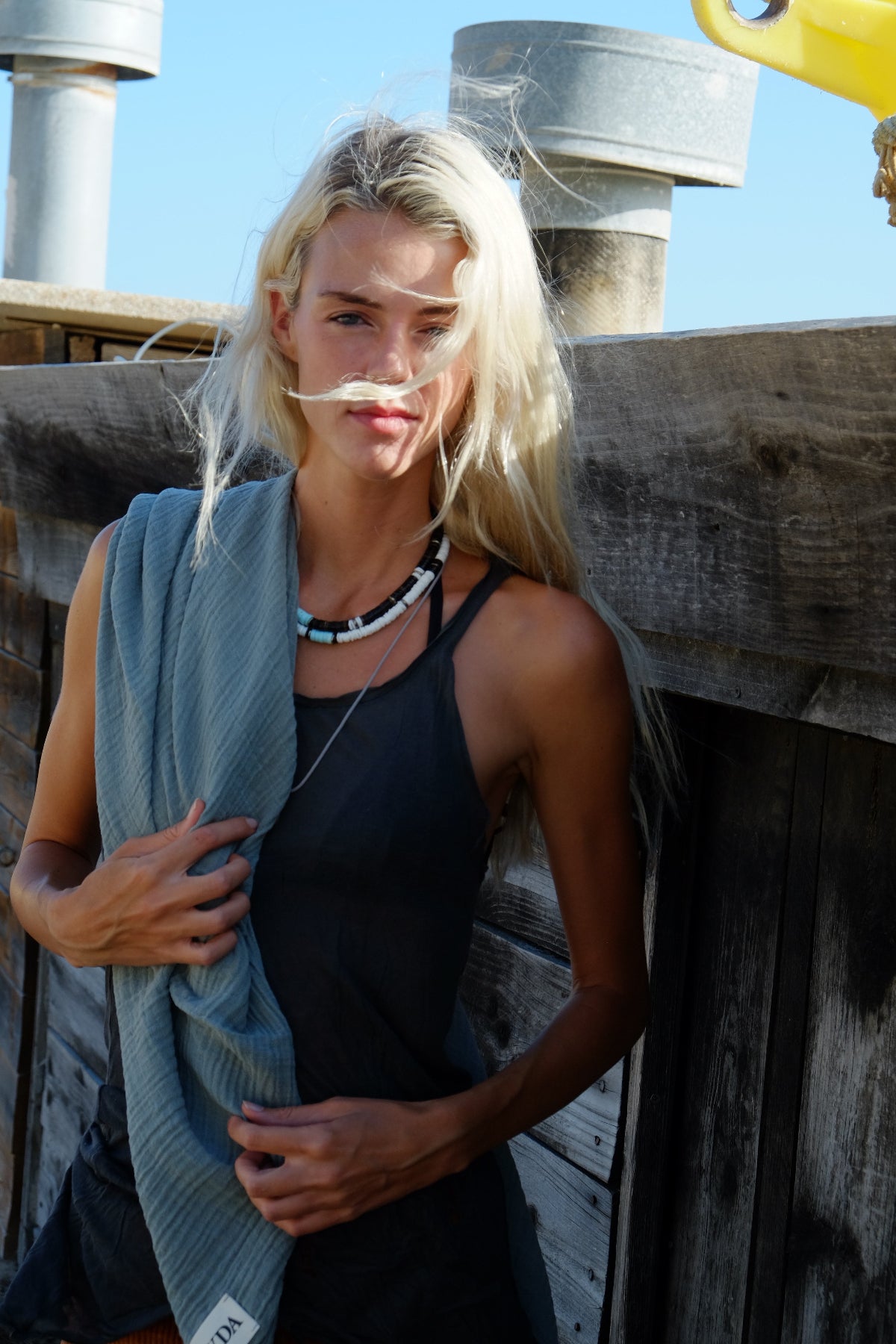 WAYDA muslin cotton scarf in mossy rock – available in sizes 100x100cm and 140x140cm, woven in Germany