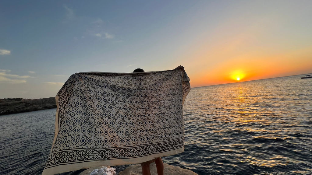 NEW INDIA BOHO SCARF HAND-MADE BLOCKPRINT: BLUE GEORGIA WITH WOVEN BORDER