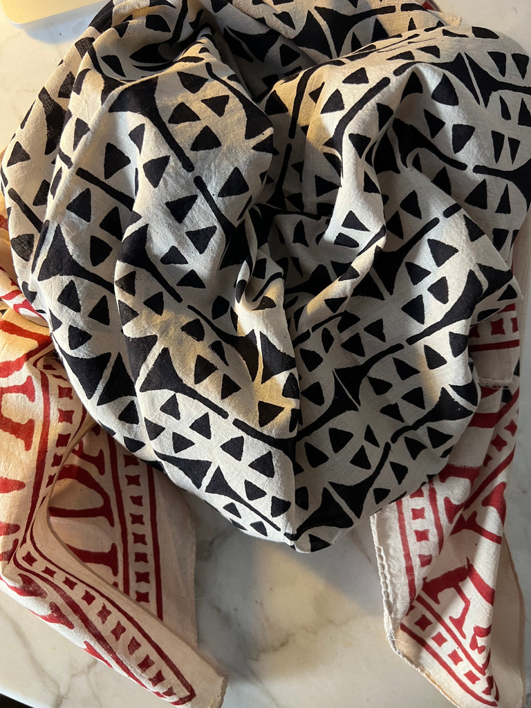 NEW INDIA BOHO Cloth - OGATA BLACK - size MEDIUM