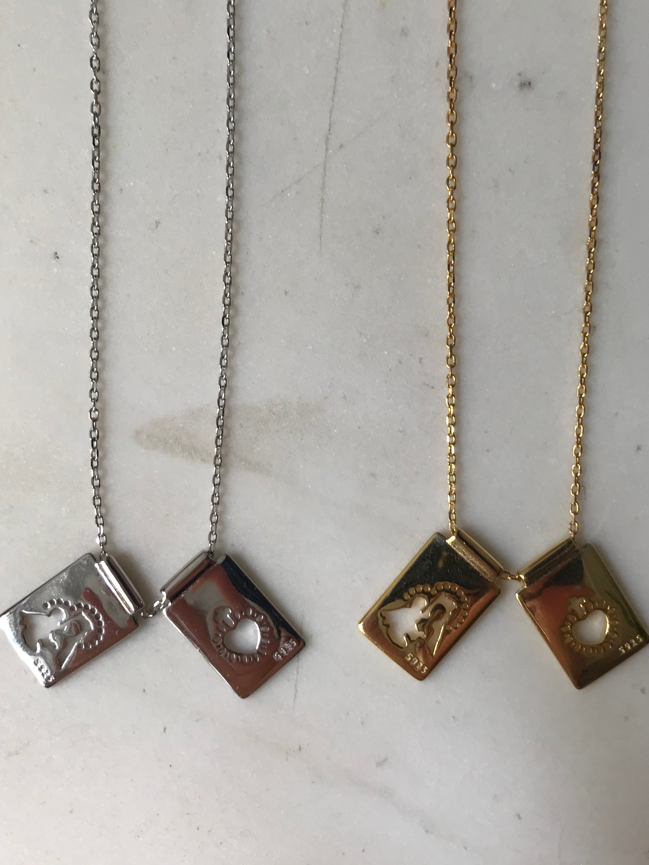 Necklace Escapulario movable in gold and silver-3