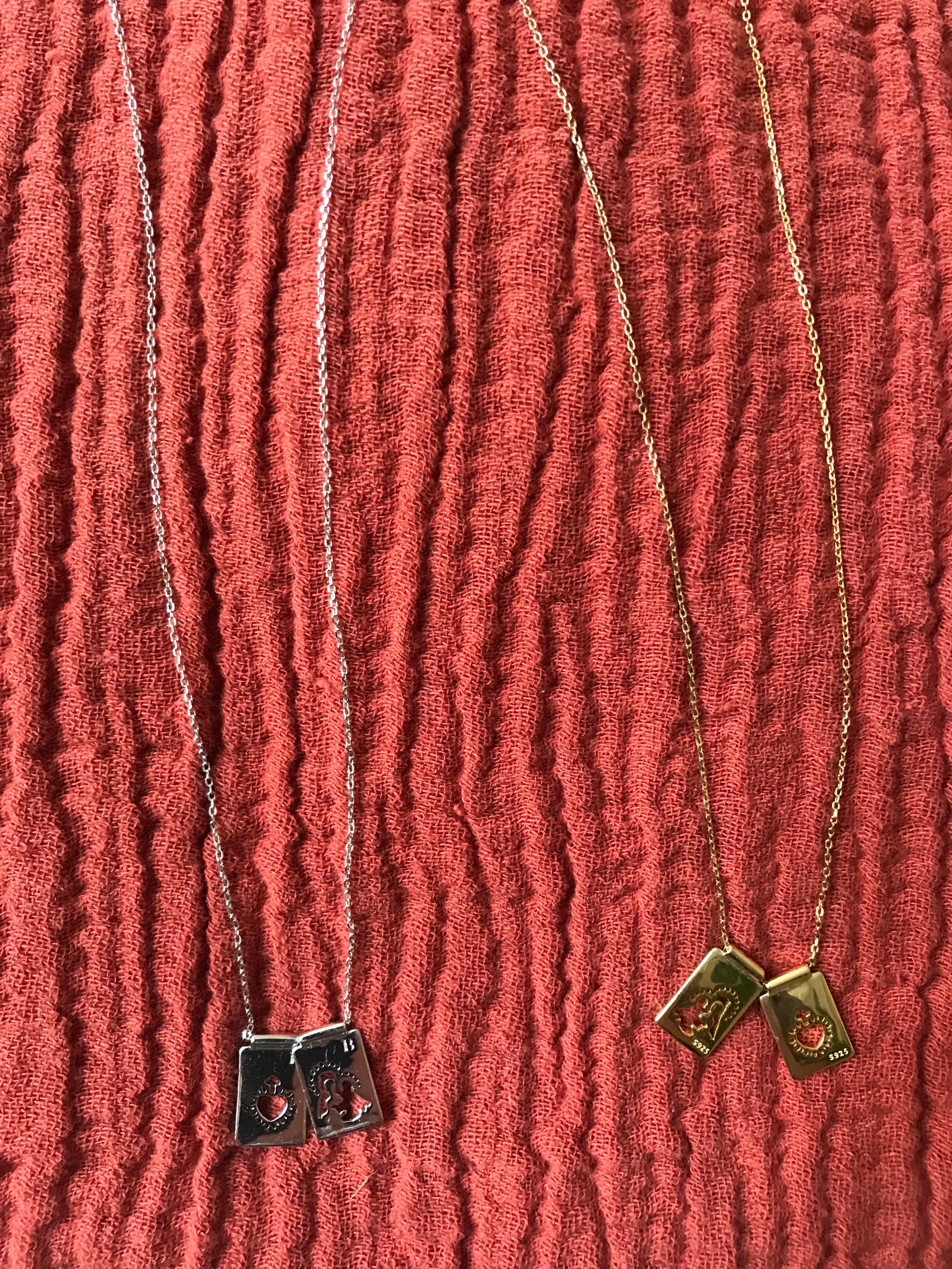 Necklace Escapulario movable in gold and silver-2